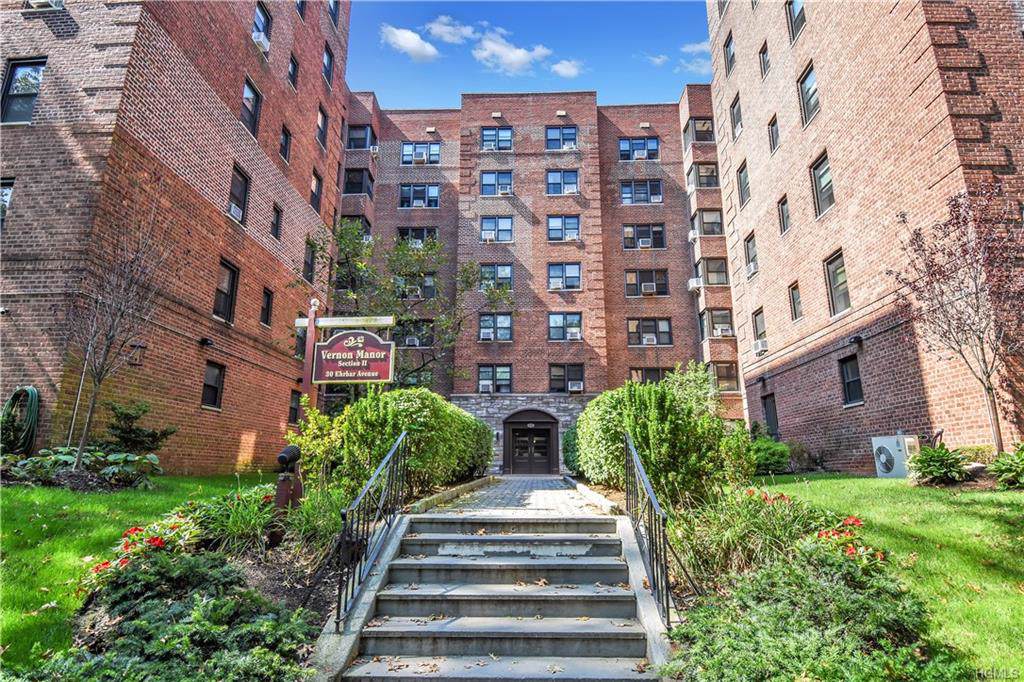 30 Ehrbar Avenue - Photo 1