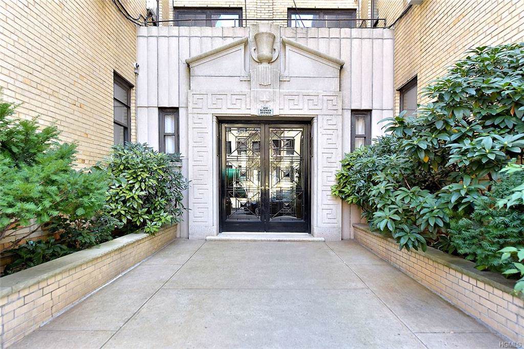 251 Seaman Avenue - Photo 1