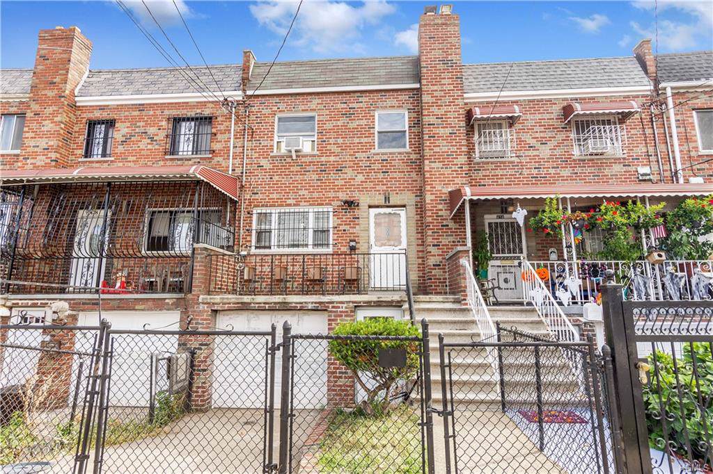 426 Underhill Avenue - Photo 1