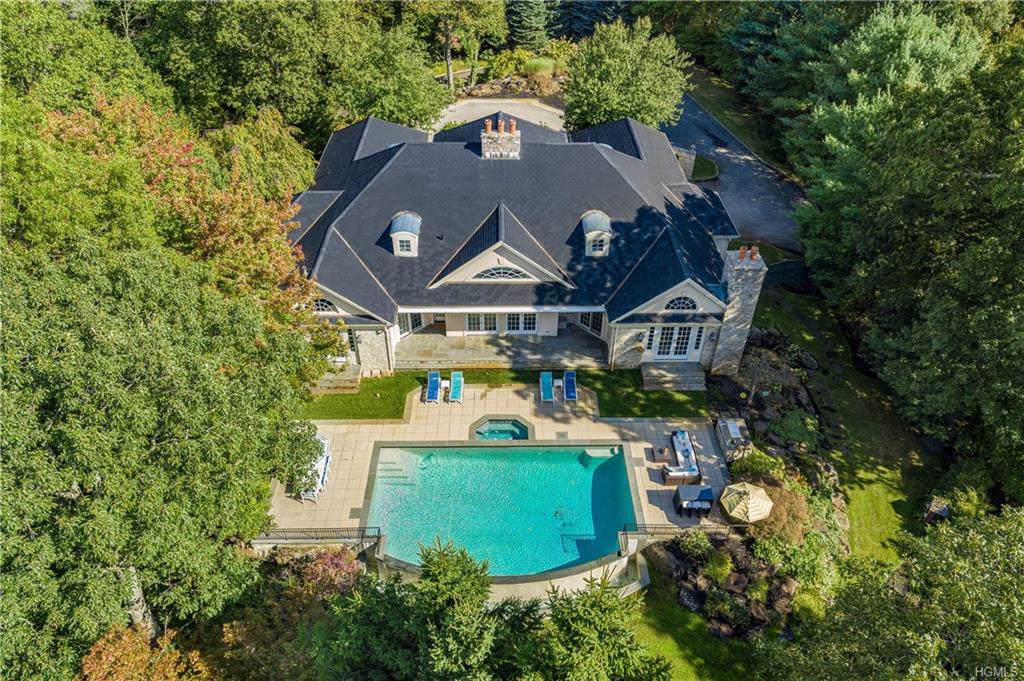 10 Hallock Place - Photo 1