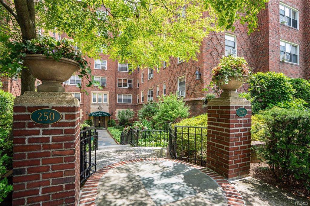 250 Bronxville Road - Photo 1 250 Bronxville Road - Photo 1