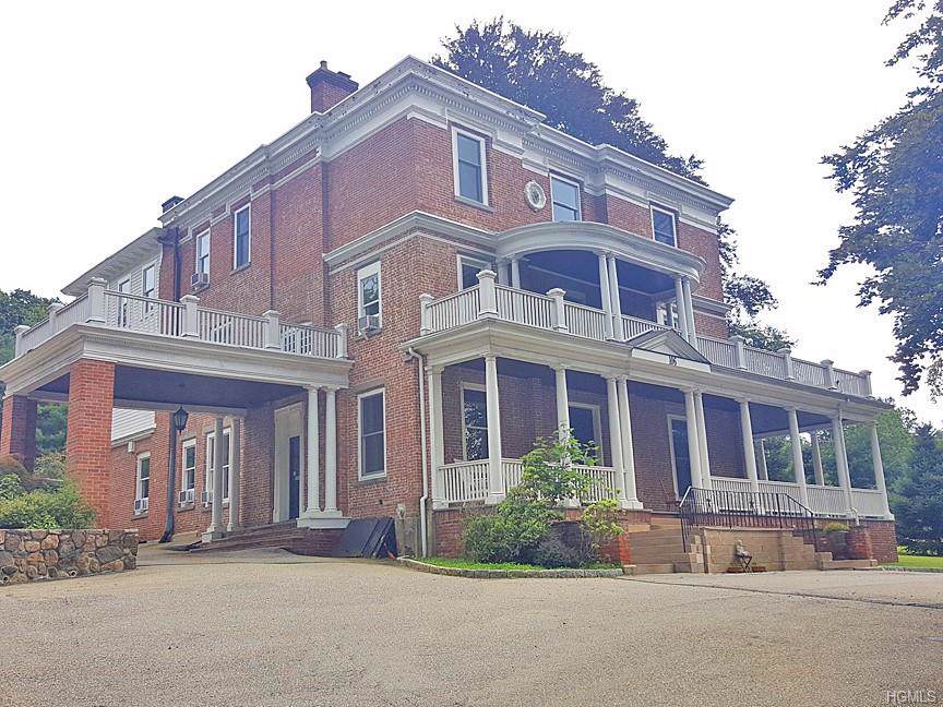 106 Broadway - Photo 1