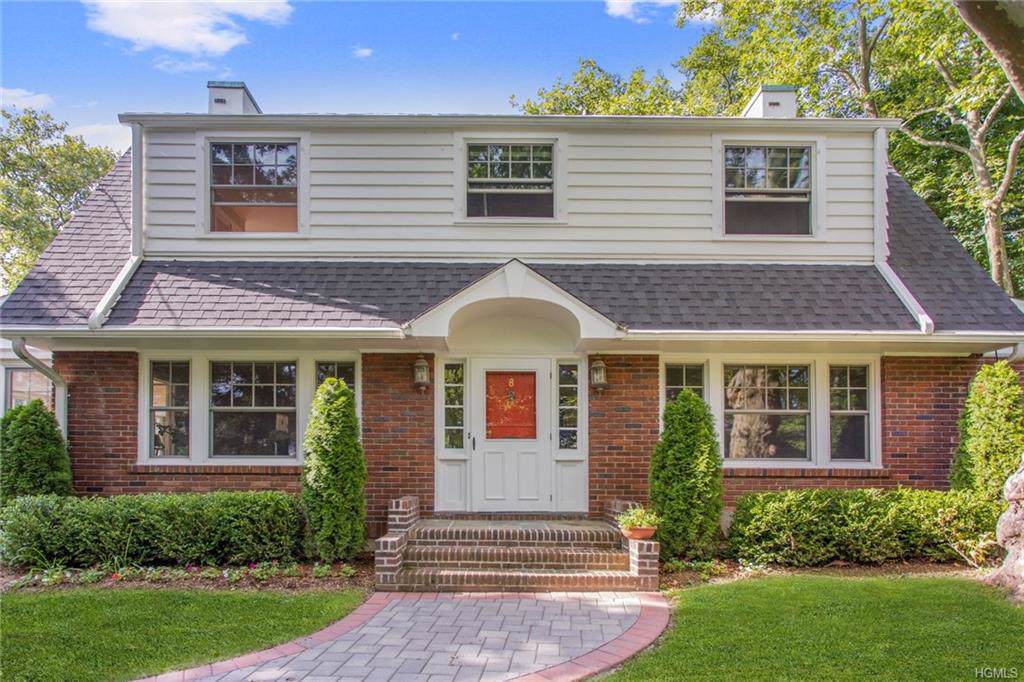 8 Dupont Avenue - Photo 1