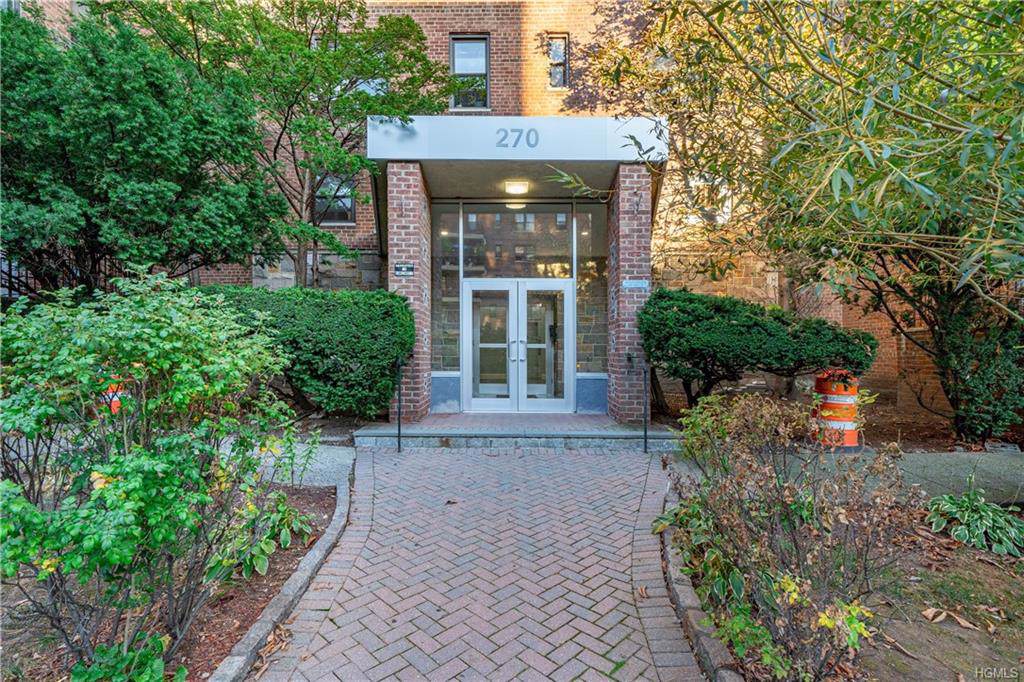 270 Broadway - Photo 1