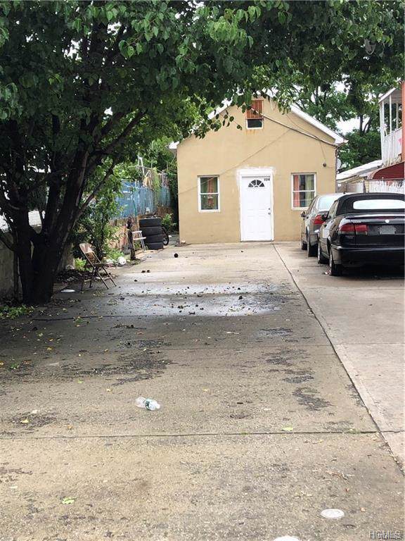 224 Betts Avenue - Photo 1