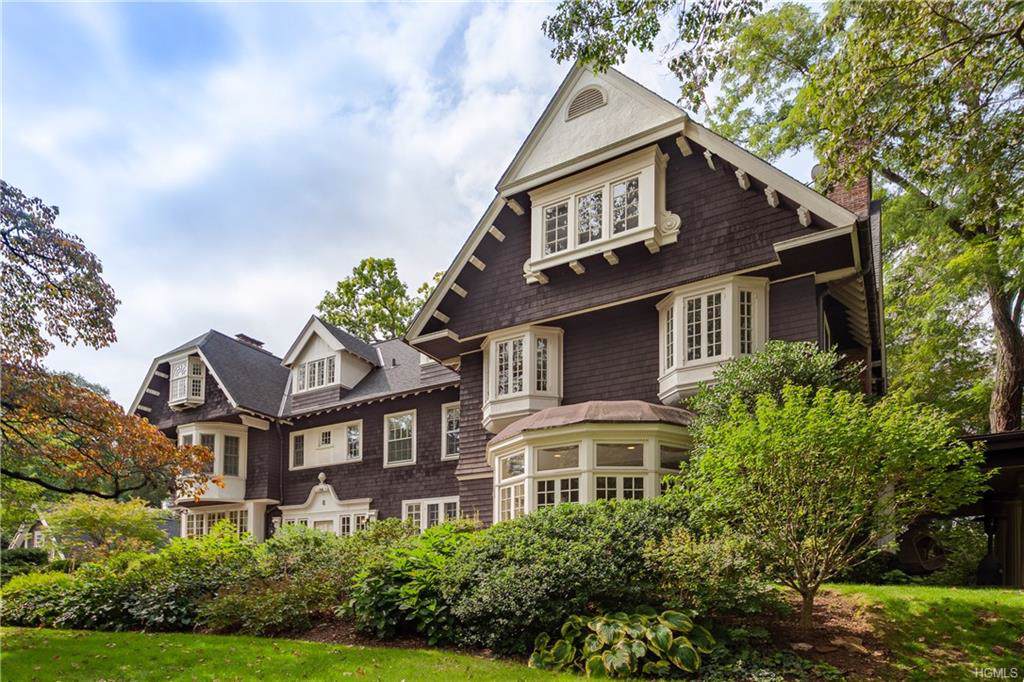 8 Woodland Avenue - Photo 1