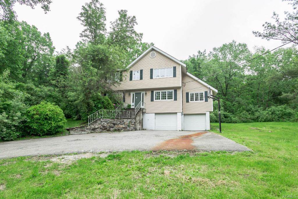 420 Hardscrabble Road - Photo 1
