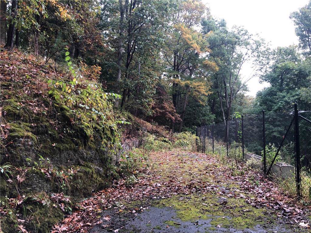 4 Laurel Hill Drive - Photo 1