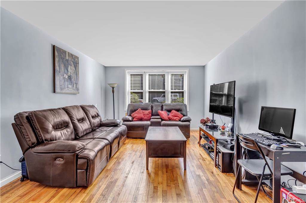 679 Warburton Avenue - Photo 1