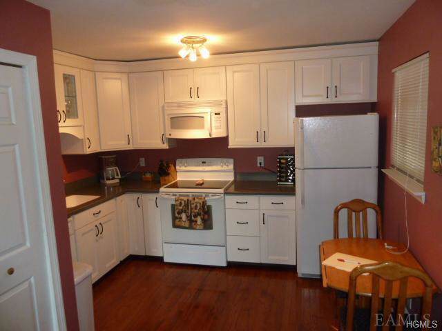 204 Fox Run Lane - Photo 1