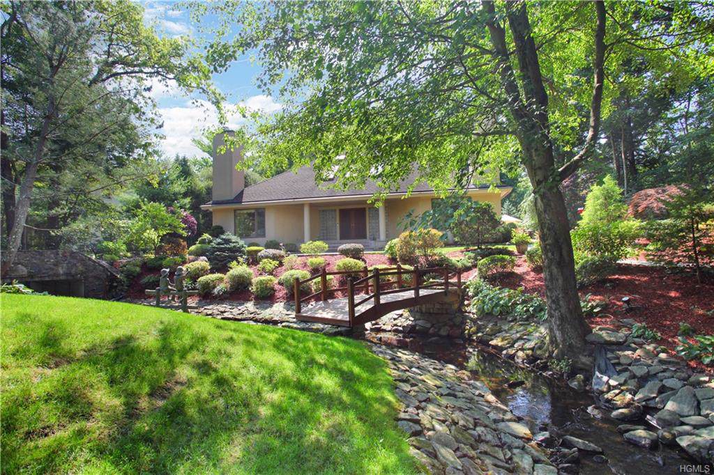 10 Fenbrook Drive - Photo 1