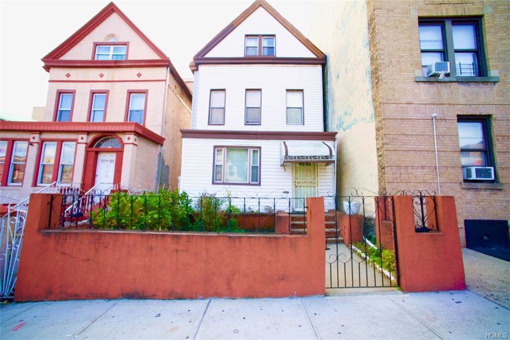 1978 Crotona Avenue - Photo 1