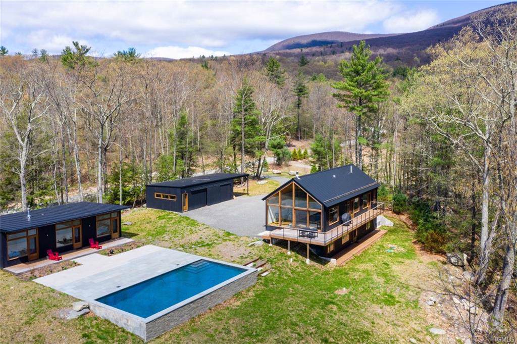 121 Ridgewood Road - Photo 1