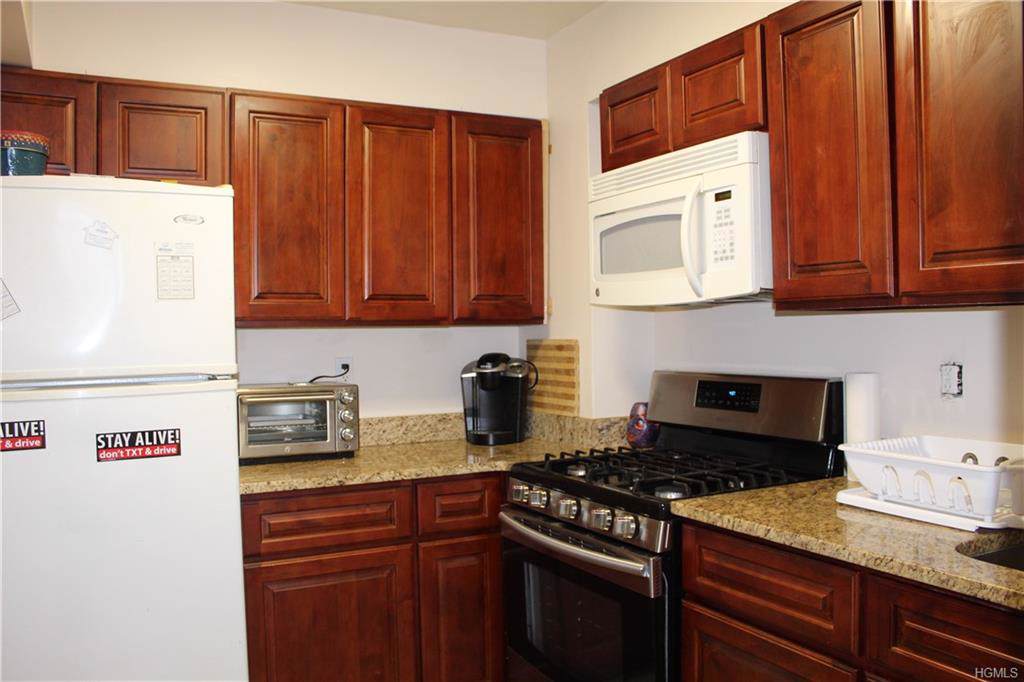 9 Gilmore Boulevard - Photo 1