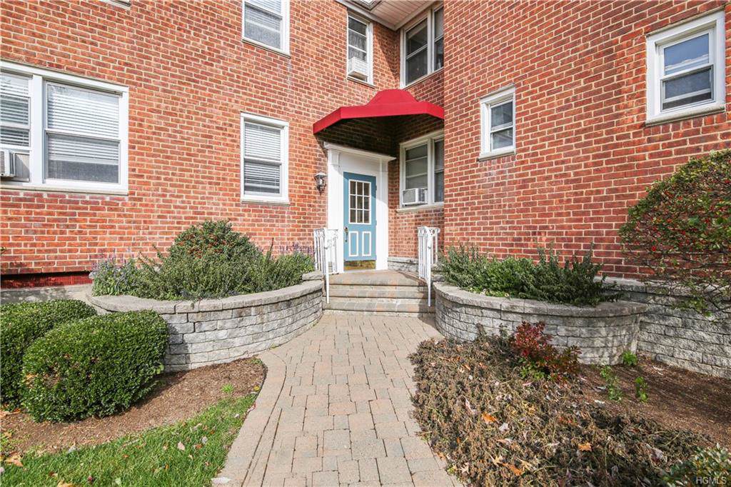 13 Bryant Crescent - Photo 1