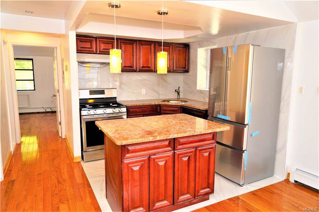 146-11 Beech Avenue - Photo 1