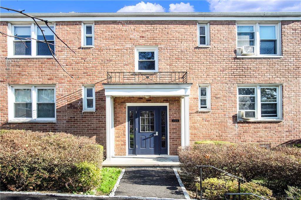 102 Lawn Terrace - Photo 1