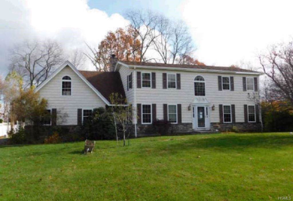 4 Fair Meadow Drive - Photo 1