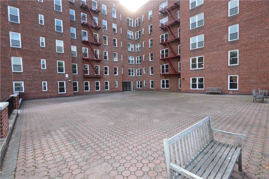 1 Hawley Terrace - Photo 1