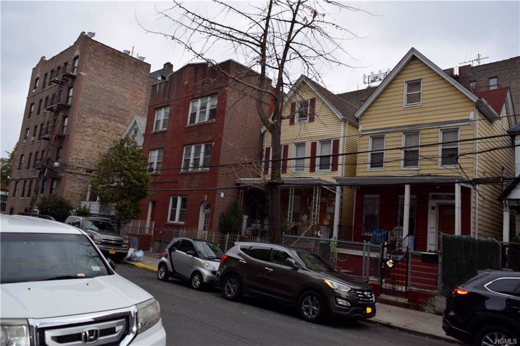 2702 Creston Avenue - Photo 1