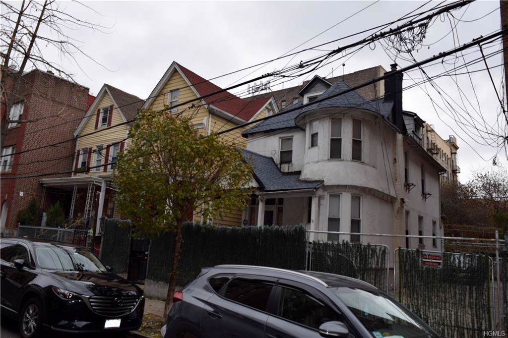 2700 Creston Avenue - Photo 1