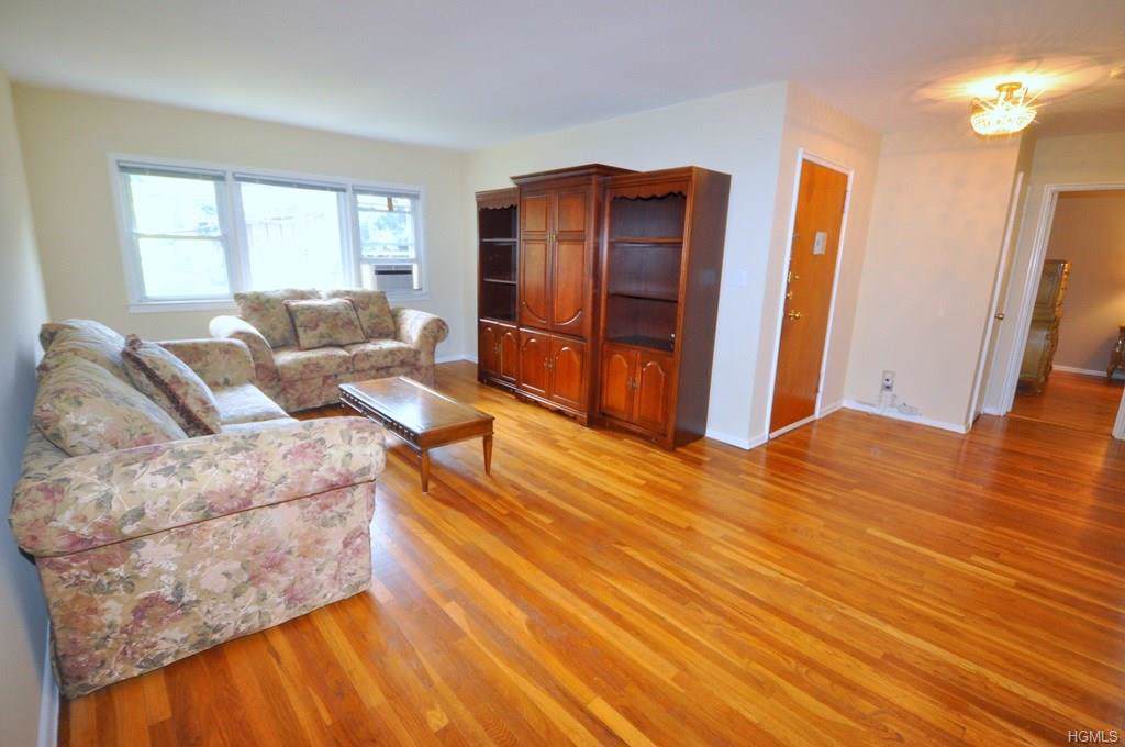 140 Broadway - Photo 1