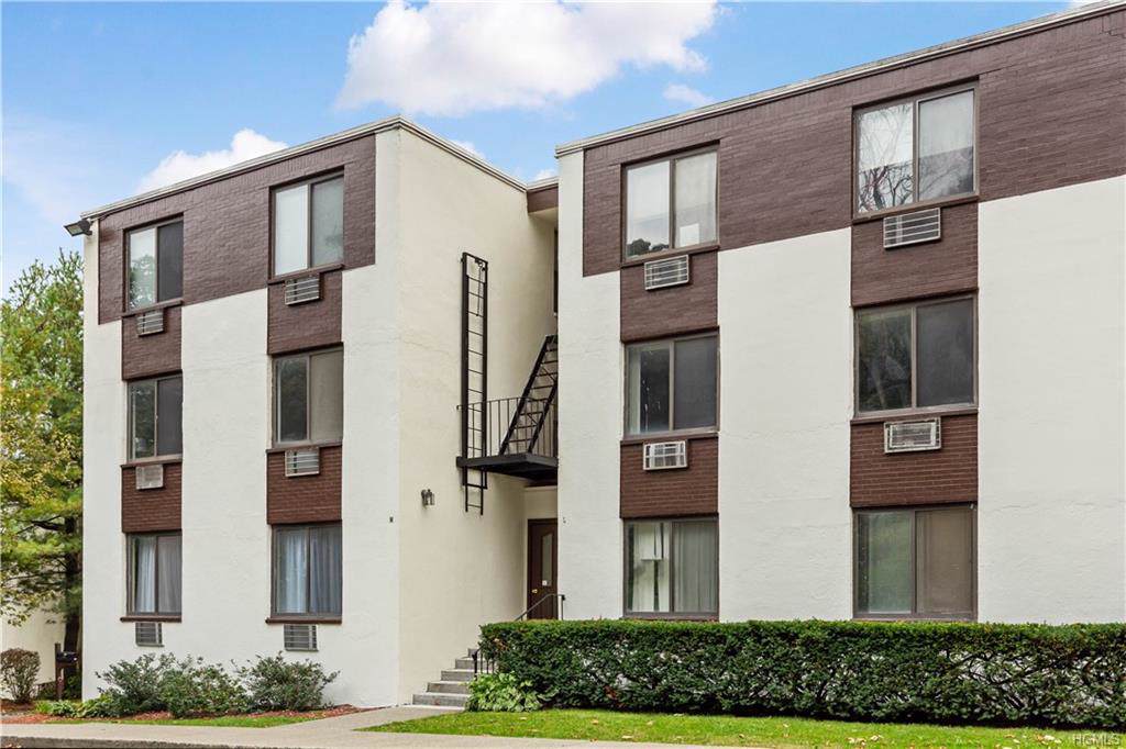 149 Lake Boulevard - Photo 1