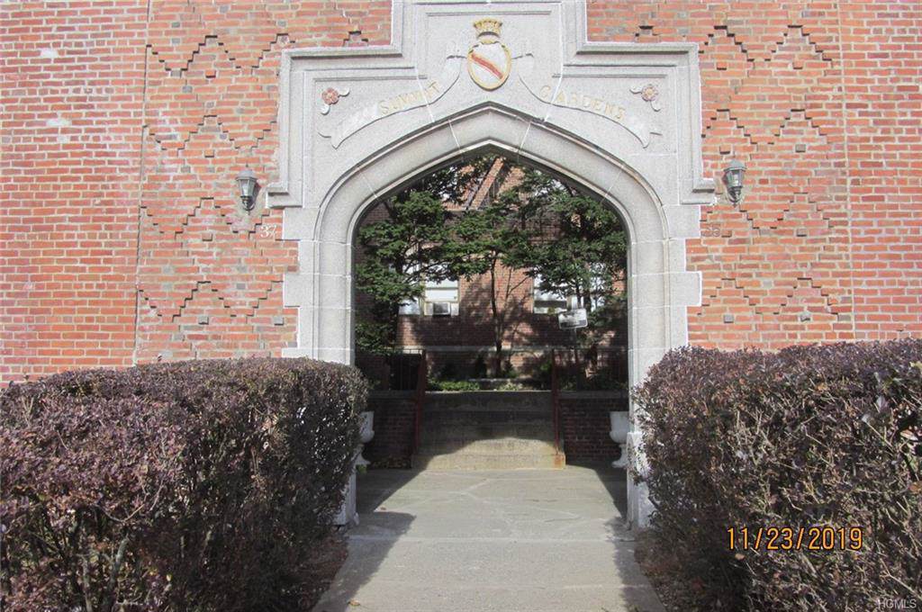 37 Summit Avenue - Photo 1