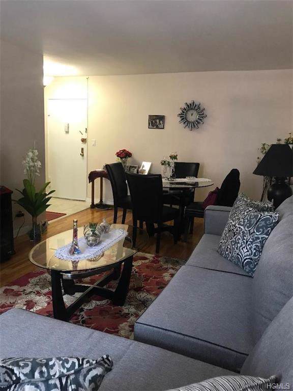 530 Riverdale - Photo 1