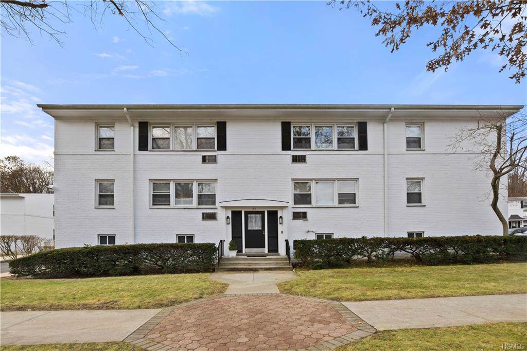 63 Avon Circle - Photo 1