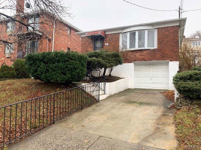 109-22 Ditmars Boulevard - Photo 1