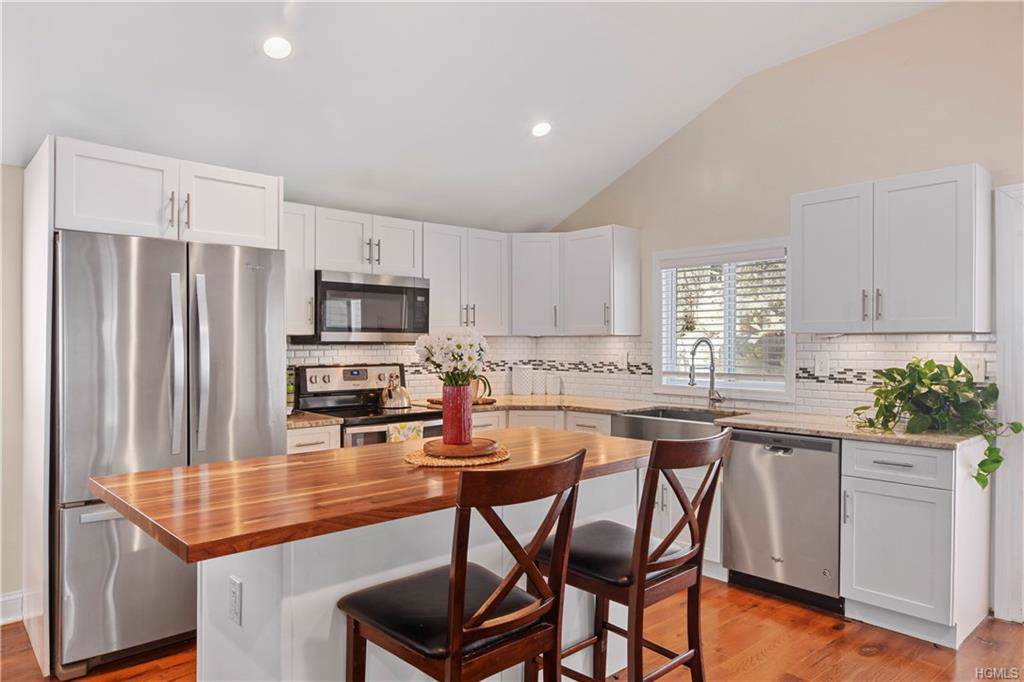 70 Putnam Drive - Photo 1