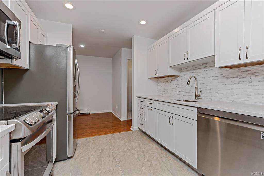 555 Central Park Avenue - Photo 1