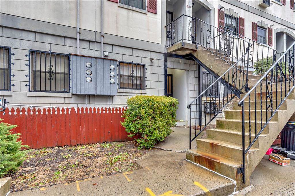 822A Leland Avenue - Photo 1