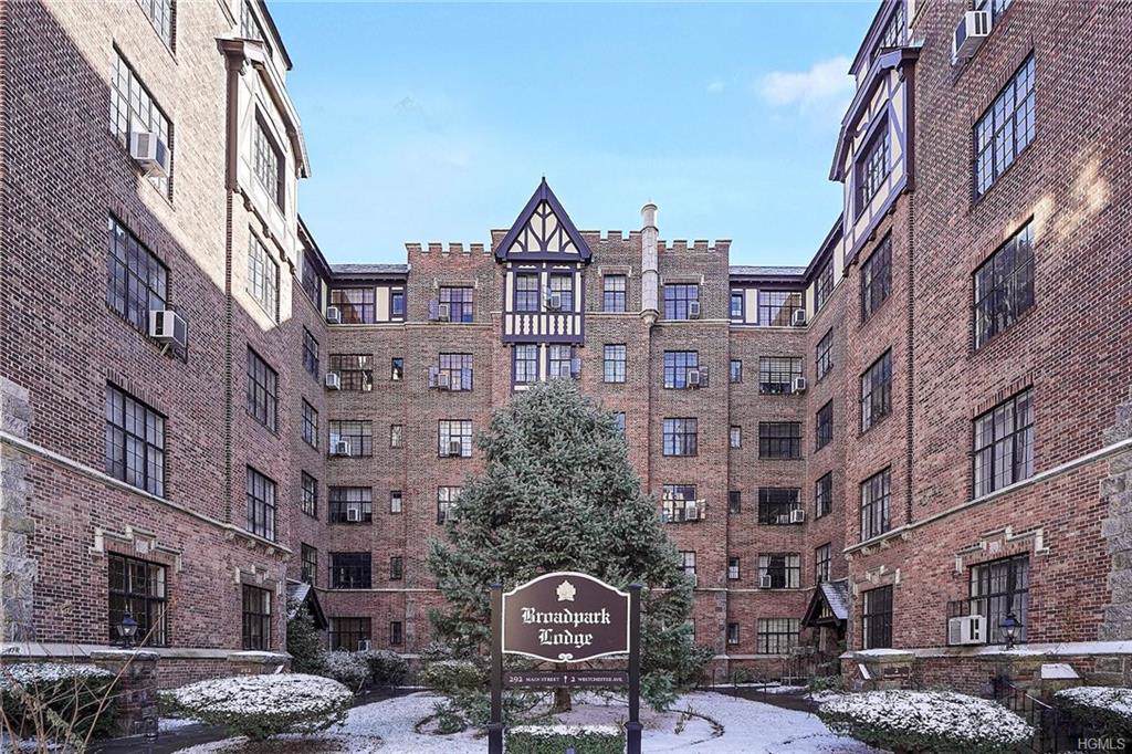 292 Main Street - Photo 1