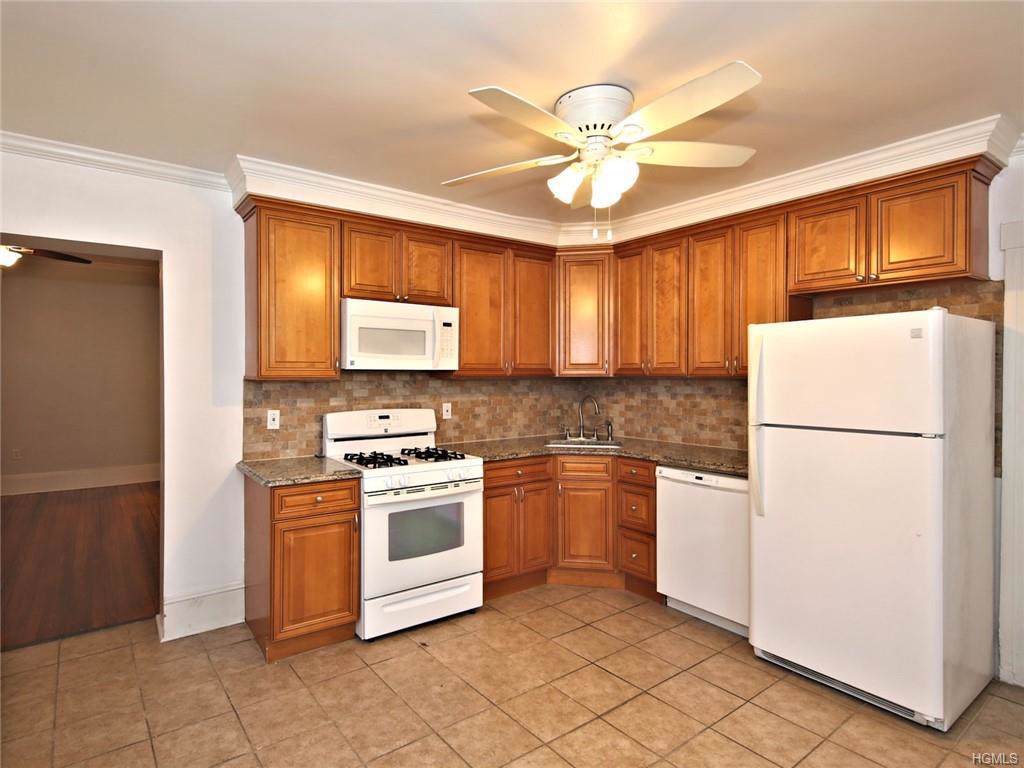 827 Underhill Avenue - Photo 1
