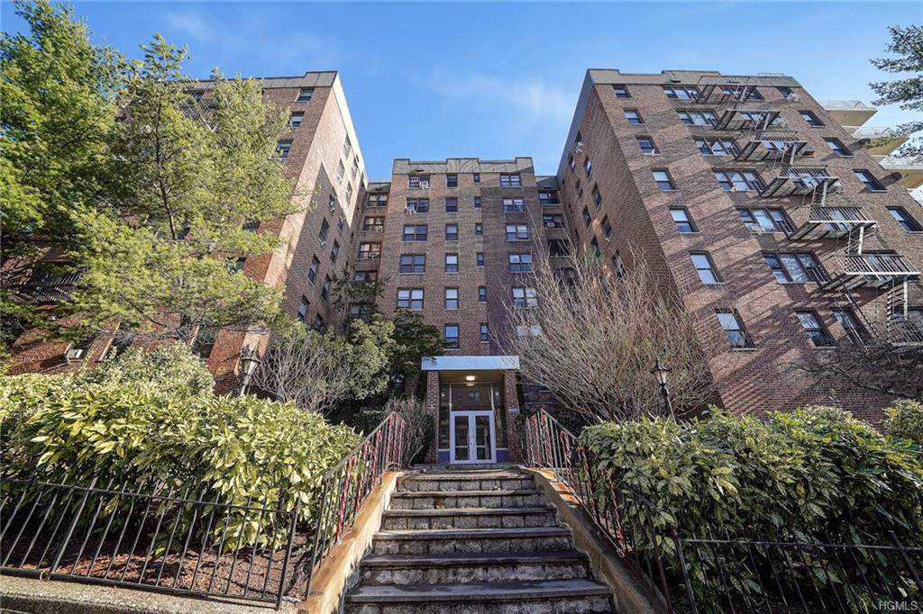 270 Broadway - Photo 1