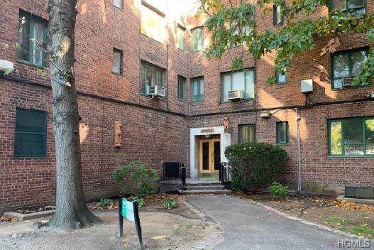 1504 Metropolitan Avenue - Photo 1