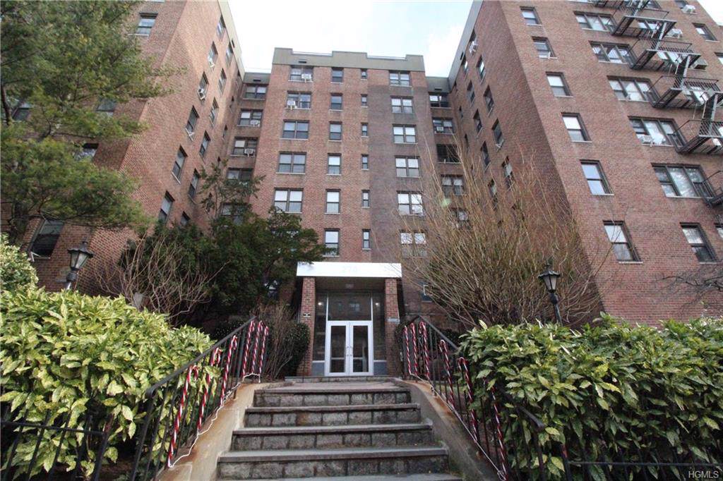 270 Broadway - Photo 1