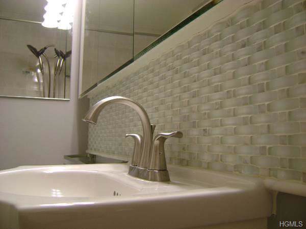 155 Ferris Avenue - Photo 1