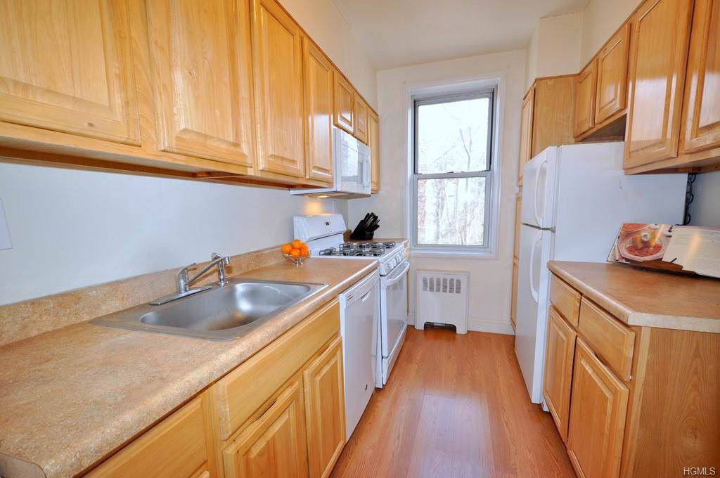 1111 Midland Avenue - Photo 1