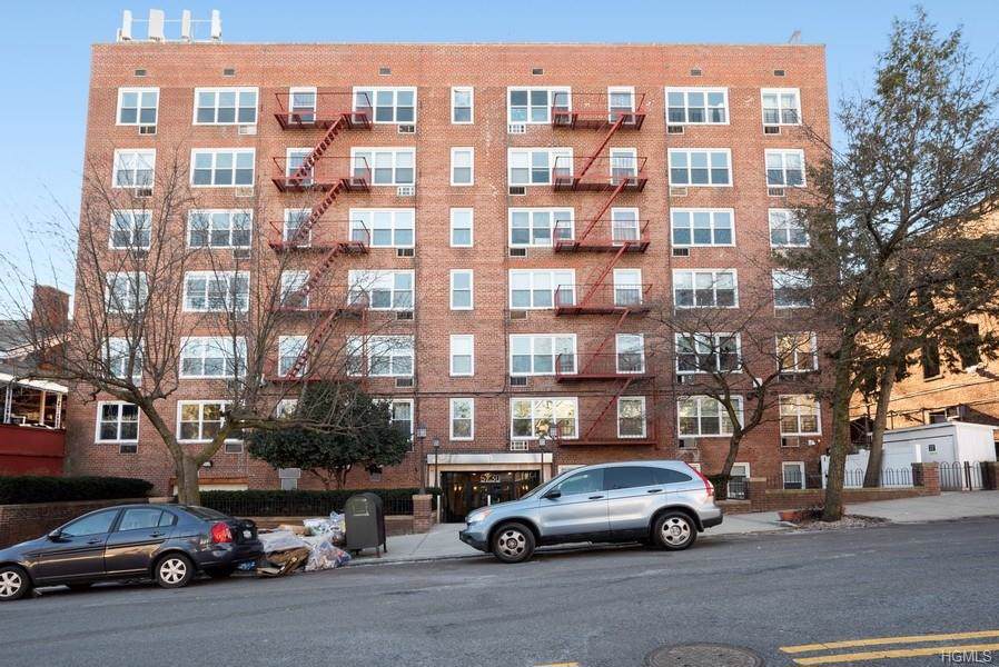 5730 Mosholu Avenue - Photo 1