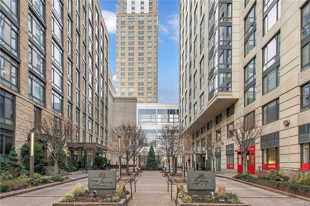 10 City Place - Photo 1