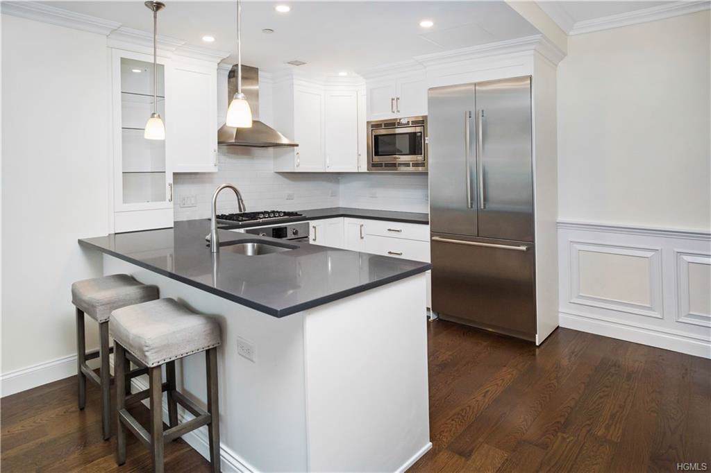10 Byron Place - Photo 1