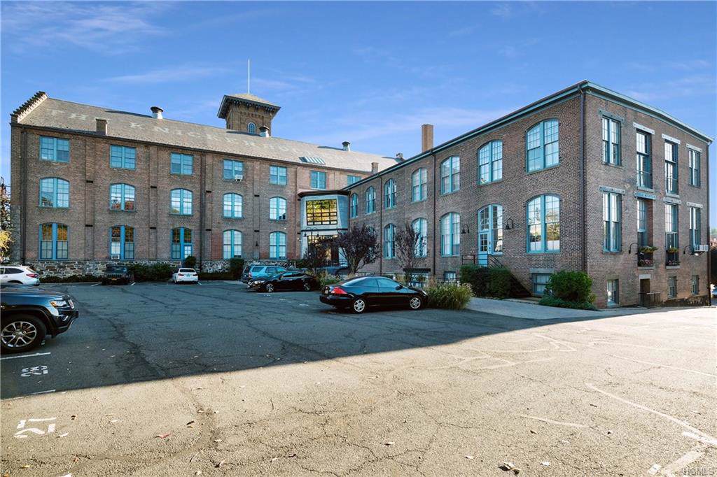 52 Webster Avenue - Photo 1