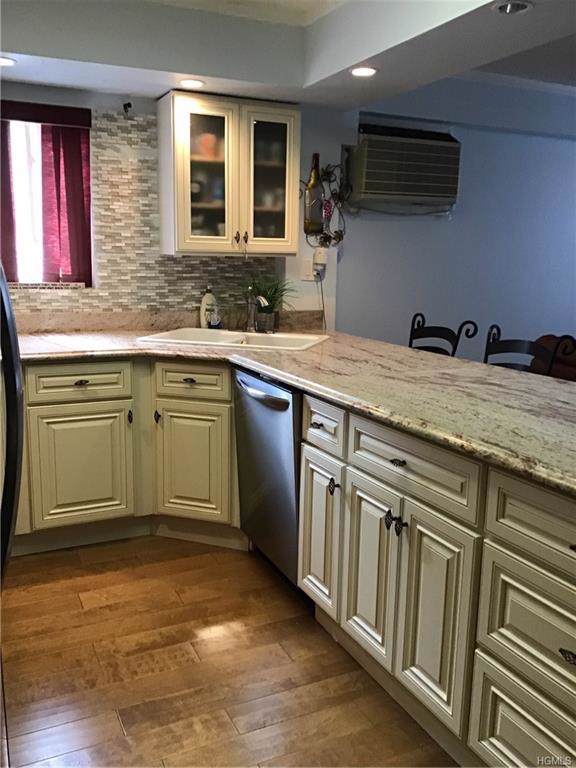195 Balcom Avenue - Photo 1