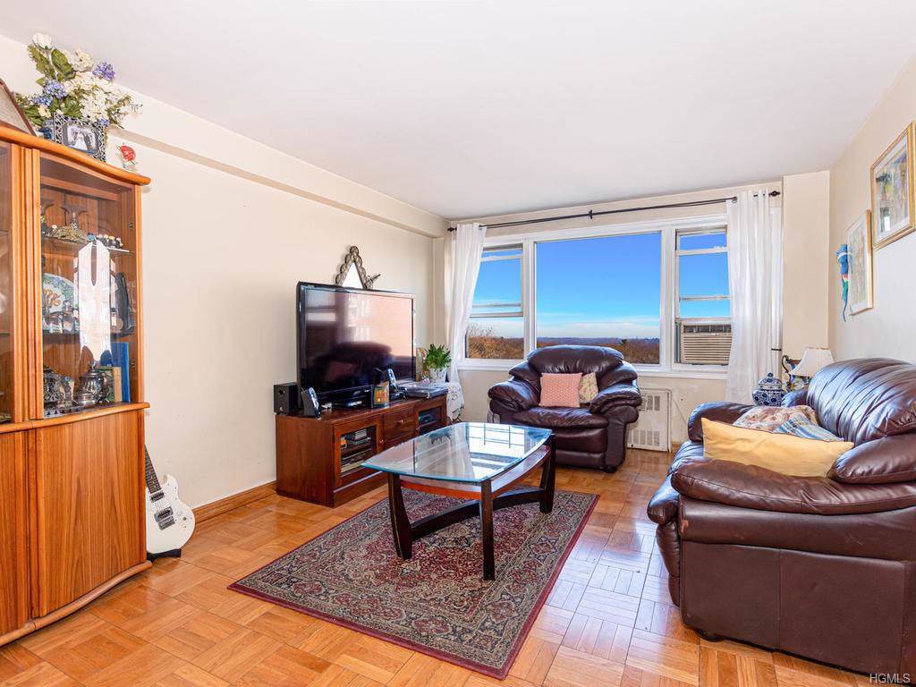 4525 Henry Hudson Parkway - Photo 1