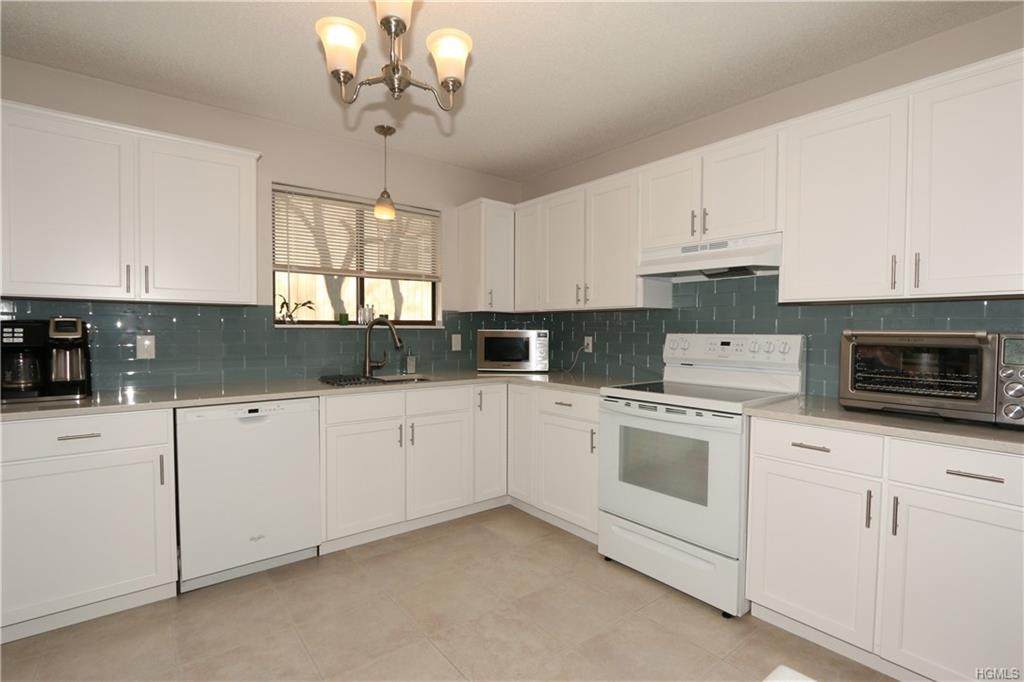 425 Heritage Hills - Photo 1