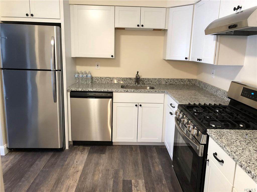 2 Huntington Circle - Photo 1