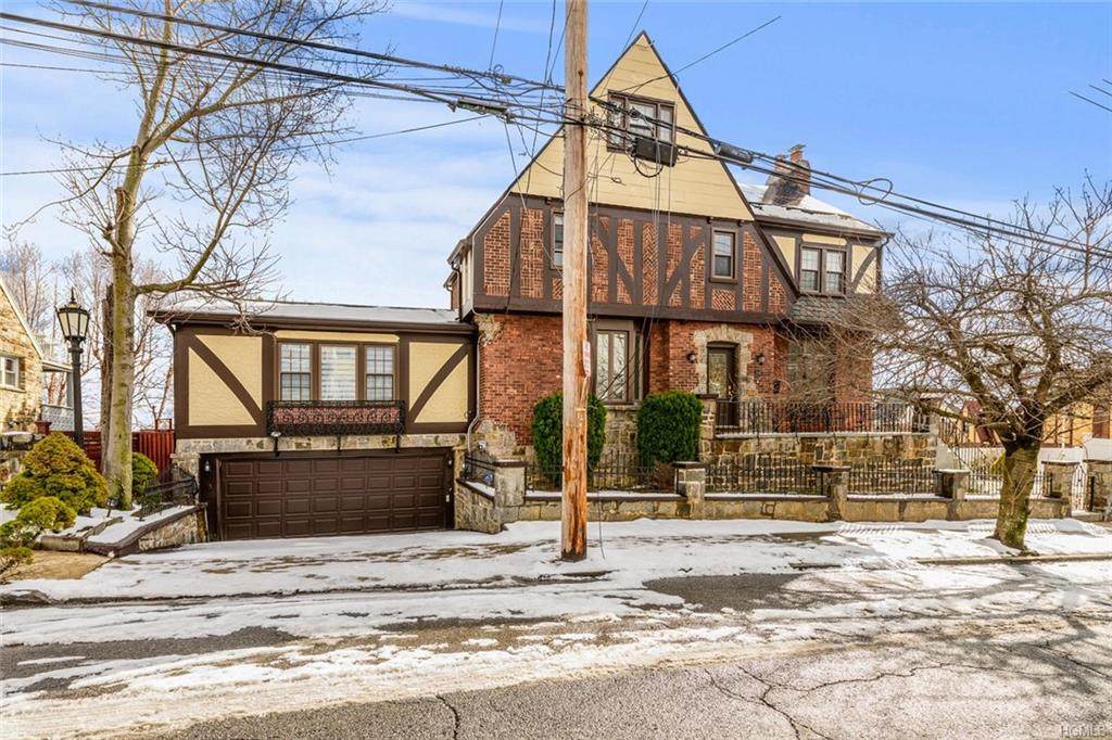 116 Vernon Avenue - Photo 1